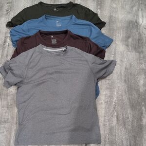All in Motion Men's Short Sleeve Performance T-Shirts - 4 Total.  Size Medium